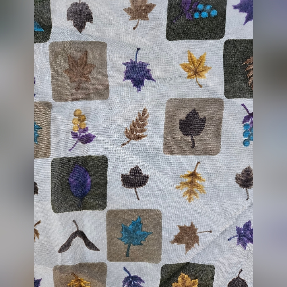LIZ CLAIBORNE Autumn Leaves Scarf | SZ 20" Sq - Picture 4 of 10